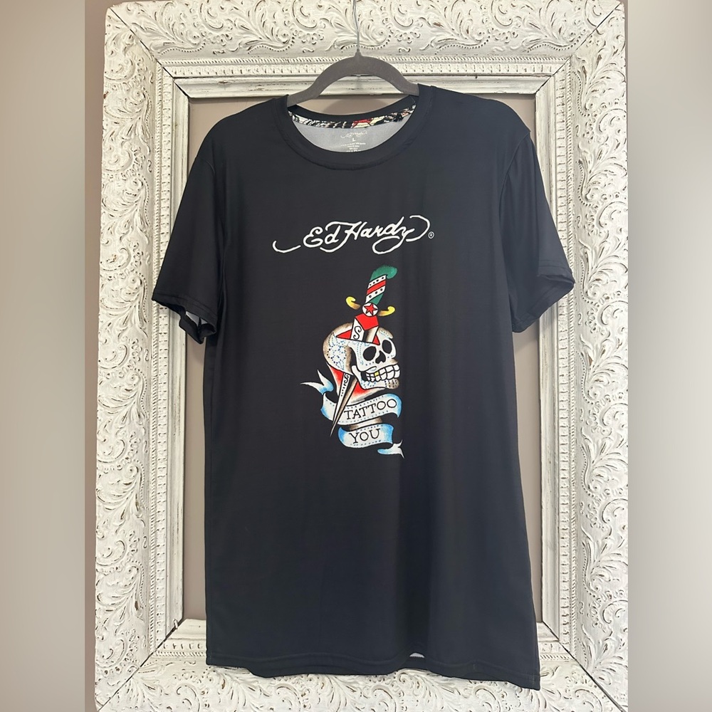 Ed Hardy Black Graphic T-Shirt. Size L. ❣️